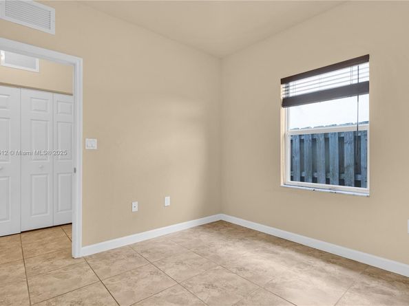 2401 NE 4th St, Homestead FL 33033