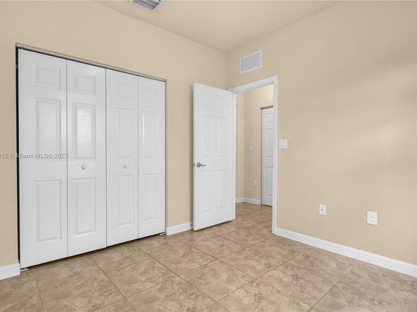 2401 NE 4th St, Homestead FL 33033