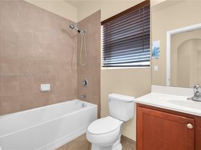2401 NE 4th St, Homestead FL 33033
