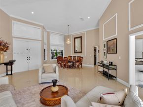 1080 Creekford Dr, Weston FL 33326