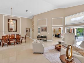 1080 Creekford Dr, Weston FL 33326