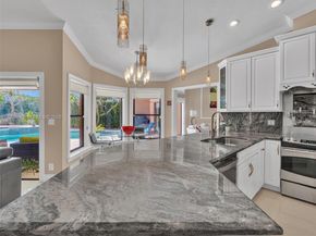 1080 Creekford Dr, Weston FL 33326