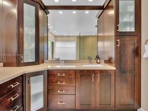 1080 Creekford Dr, Weston FL 33326
