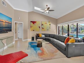 1080 Creekford Dr, Weston FL 33326
