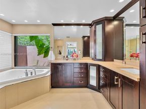 1080 Creekford Dr, Weston FL 33326