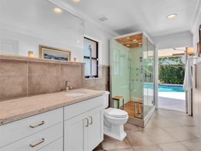 1080 Creekford Dr, Weston FL 33326