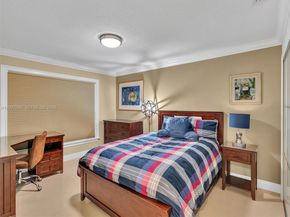 1080 Creekford Dr, Weston FL 33326