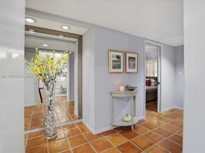 400 NW 127th Ave 13, Plantation FL 33325