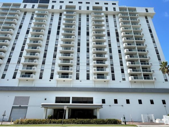 13499 Biscayne Blvd 902, North Miami FL 33181