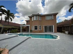 16461 SW 100th Ter, Miami FL 33196