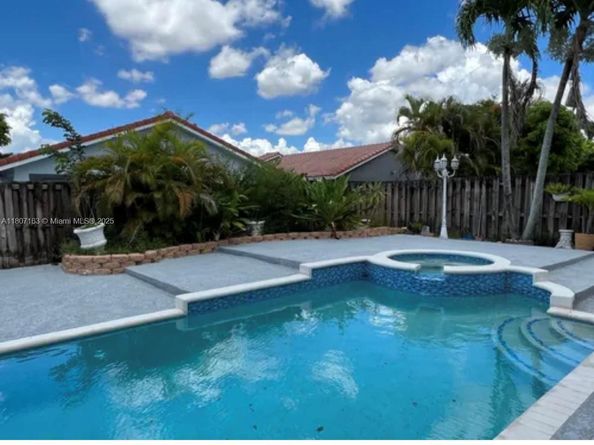 16461 SW 100th Ter, Miami FL 33196
