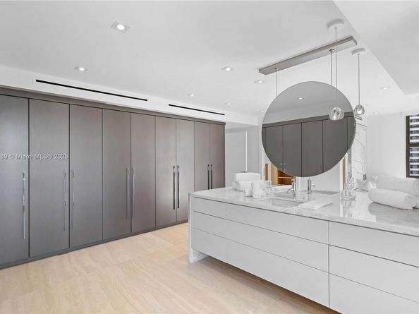 5500 Collins Ave 901 & 902, Miami Beach FL 33140