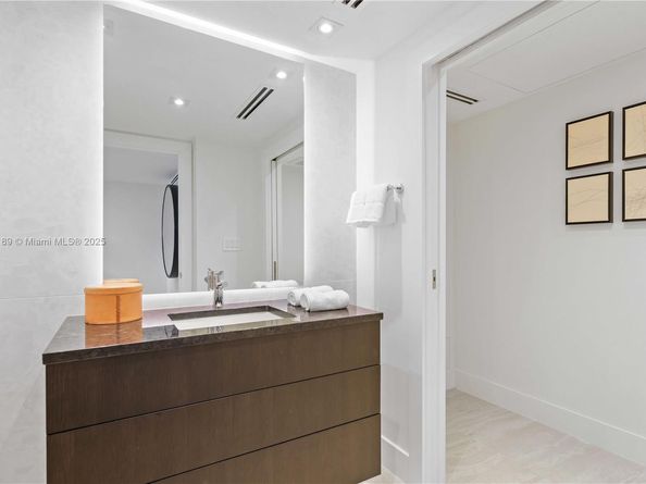 5500 Collins Ave 901 & 902, Miami Beach FL 33140