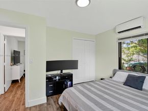 360 NW 136th St, North Miami FL 33168