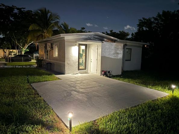 360 NW 136th St, North Miami FL 33168