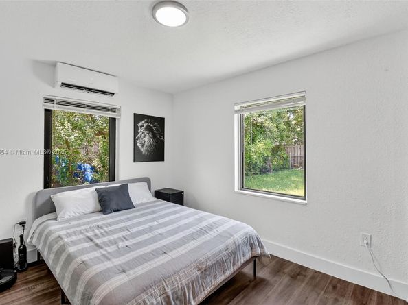360 NW 136th St, North Miami FL 33168