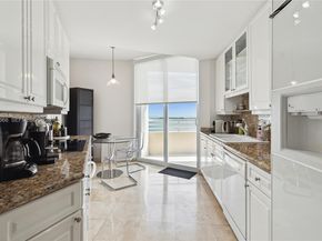 808 Brickell Key Dr 2502, Miami FL 33131