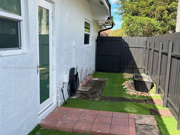 15444 SW 114th St, Miami FL 33196