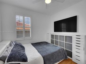 1135 Satinleaf St, Hollywood FL 33019