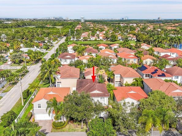 1135 Satinleaf St, Hollywood FL 33019