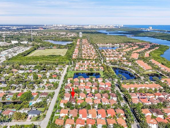 1135 Satinleaf St, Hollywood FL 33019