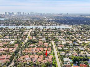 1135 Satinleaf St, Hollywood FL 33019