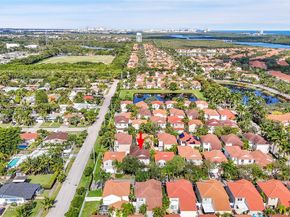 1135 Satinleaf St, Hollywood FL 33019