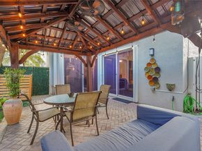 1135 Satinleaf St, Hollywood FL 33019