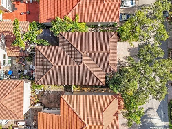 1135 Satinleaf St, Hollywood FL 33019