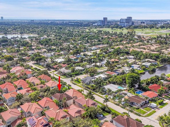 1135 Satinleaf St, Hollywood FL 33019