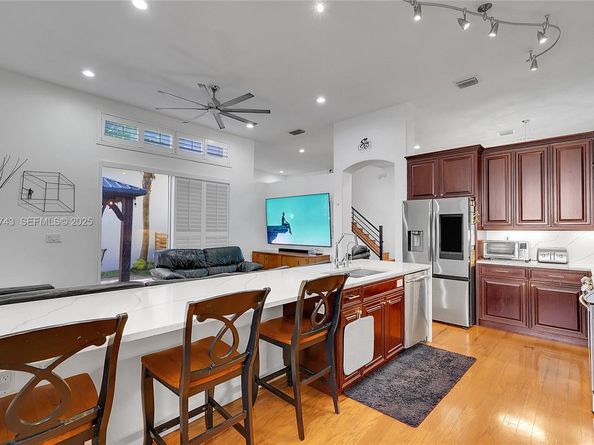 1135 Satinleaf St, Hollywood FL 33019