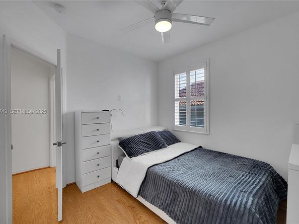 1135 Satinleaf St, Hollywood FL 33019