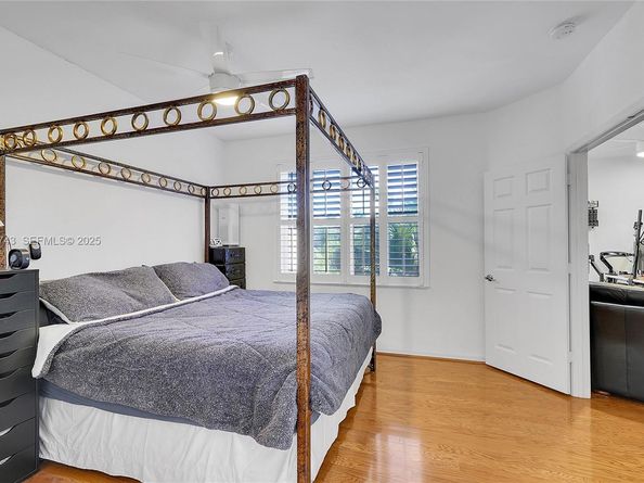 1135 Satinleaf St, Hollywood FL 33019