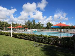 1135 Satinleaf St, Hollywood FL 33019