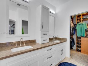 1135 Satinleaf St, Hollywood FL 33019