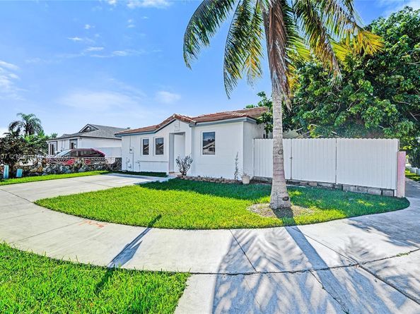 11482 SW 181st St, Miami FL 33157