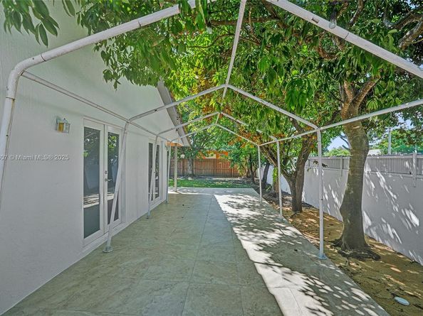 11482 SW 181st St, Miami FL 33157