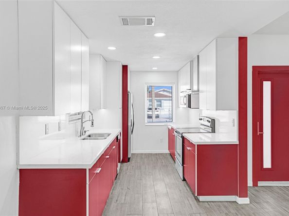 11482 SW 181st St, Miami FL 33157