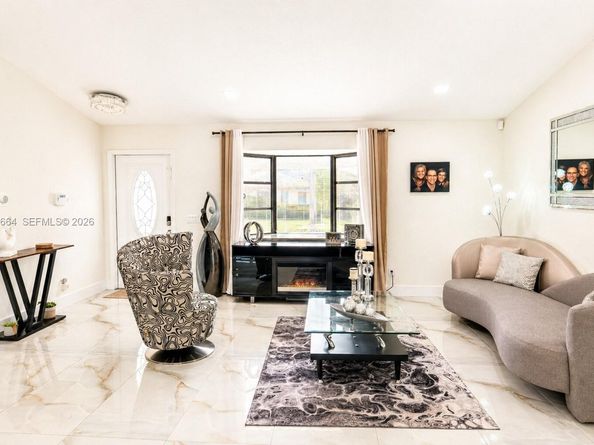 8253 NW 2nd Ct, Coral Springs FL 33071