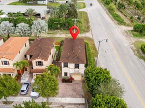 77 NE 37th Pl, Homestead FL 33033
