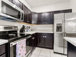 77 NE 37th Pl, Homestead FL 33033