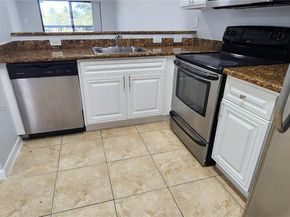 9975 Nob Hill Ln 9975, Sunrise FL 33351