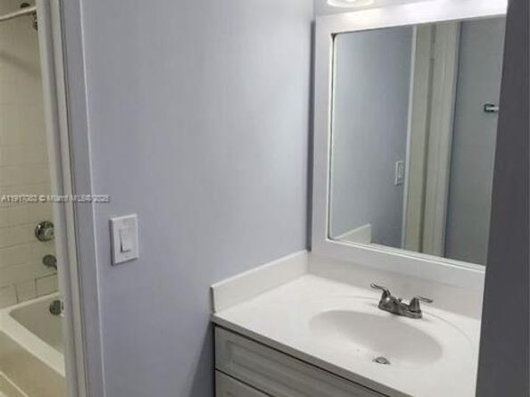 9975 Nob Hill Ln 9975, Sunrise FL 33351