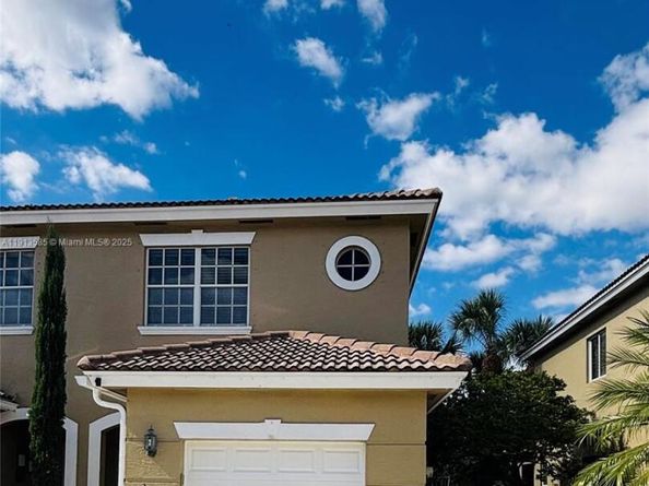 208 SW 120th Ave, Pembroke Pines FL 33025