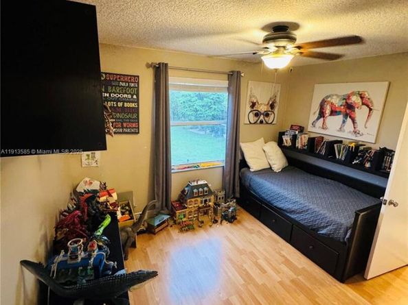 208 SW 120th Ave, Pembroke Pines FL 33025