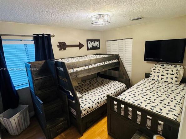 208 SW 120th Ave, Pembroke Pines FL 33025