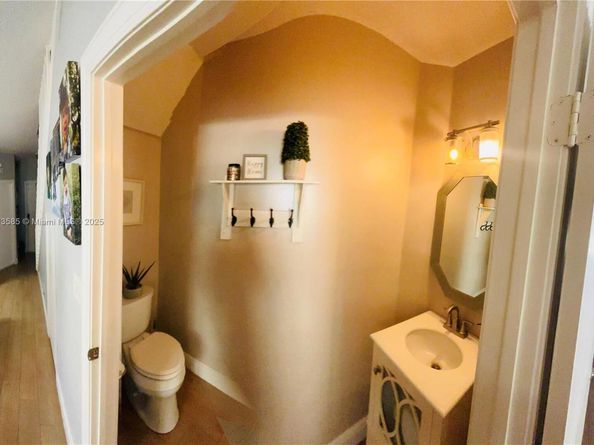 208 SW 120th Ave, Pembroke Pines FL 33025