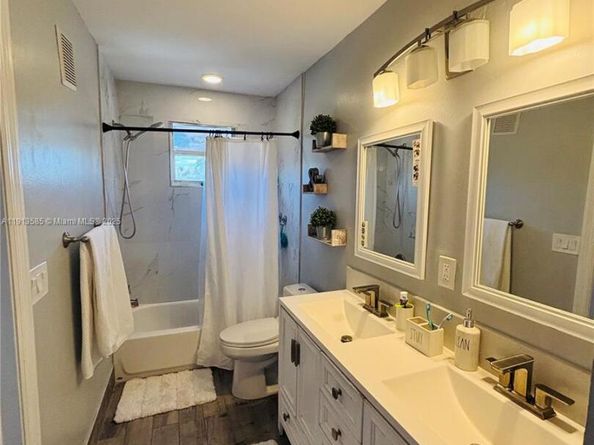 208 SW 120th Ave, Pembroke Pines FL 33025