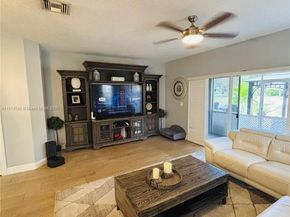 208 SW 120th Ave, Pembroke Pines FL 33025