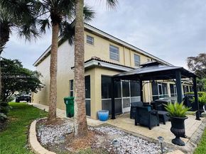 208 SW 120th Ave, Pembroke Pines FL 33025